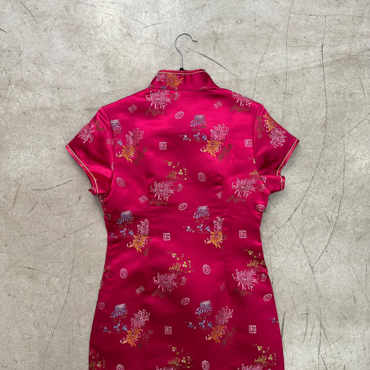 ROTES QUIPAO-KLEID