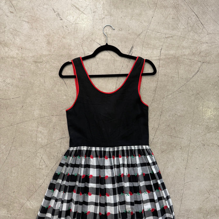 ROTES QUIPAO-KLEID