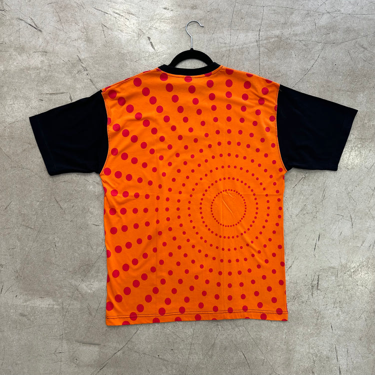 Mehrfarbiges, einfarbiges T-Shirt