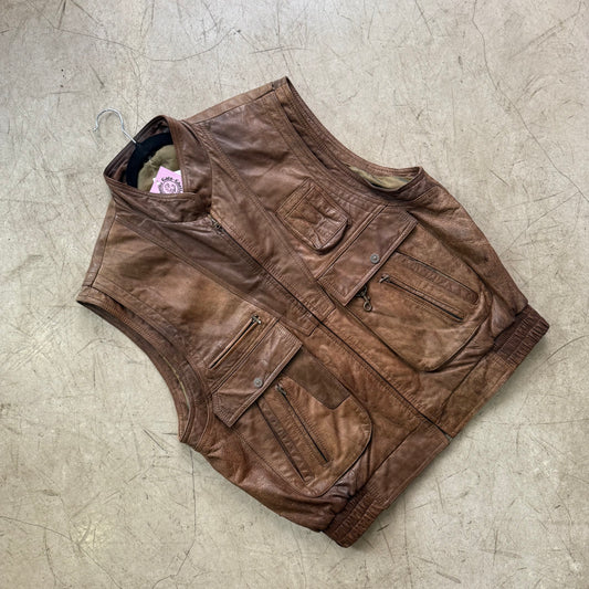 SCHWARZE LEDERWESTE MIT TASCHEN