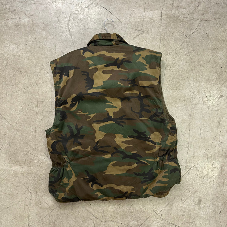 CHALECO ACOLCHADO MILITAR BOLSILLOS