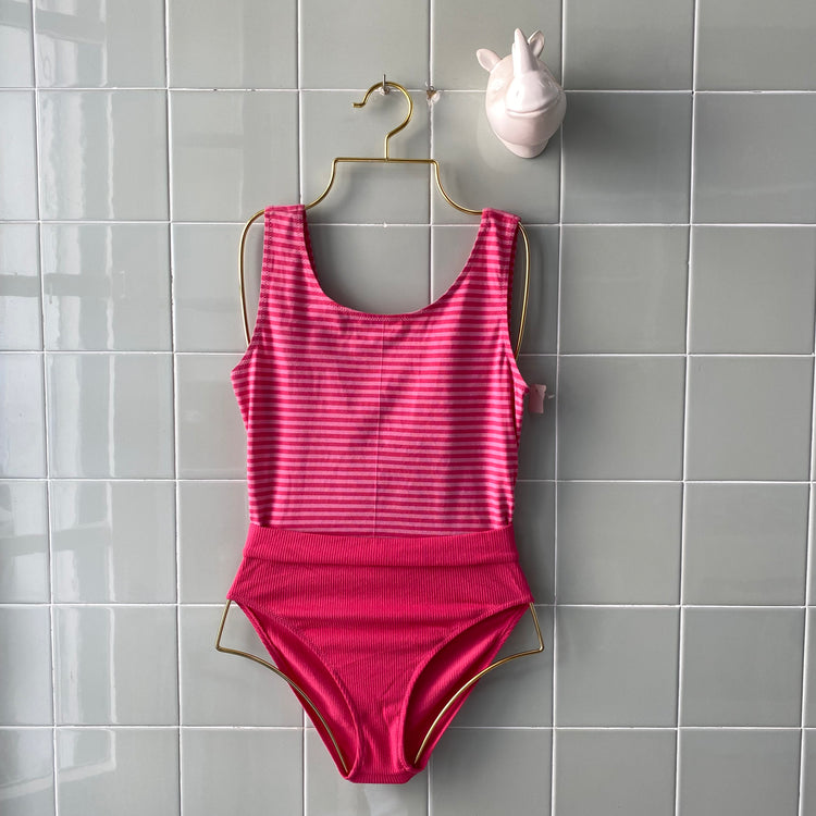 BODY PINK ESPALDA DESCUBIERTA