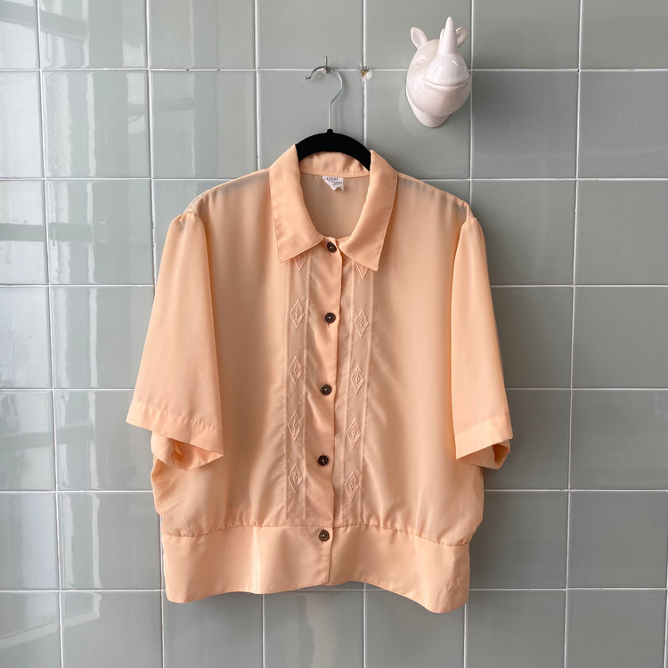 CAMISA PINK BORDADO PECHO