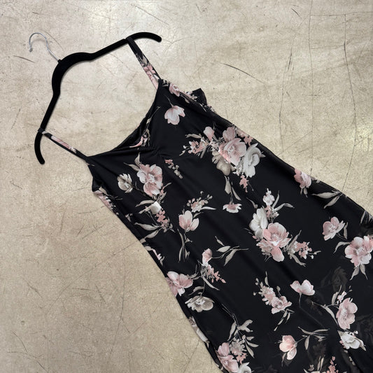 VESTIDO BLACK FLORAL VOLANTE