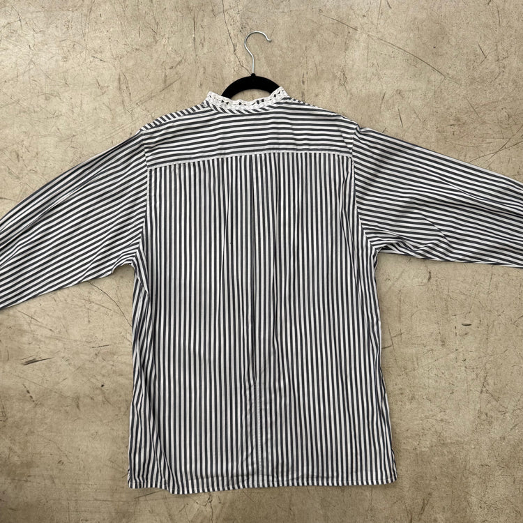 CAMISA RAYAS ENCAJE TAPETA