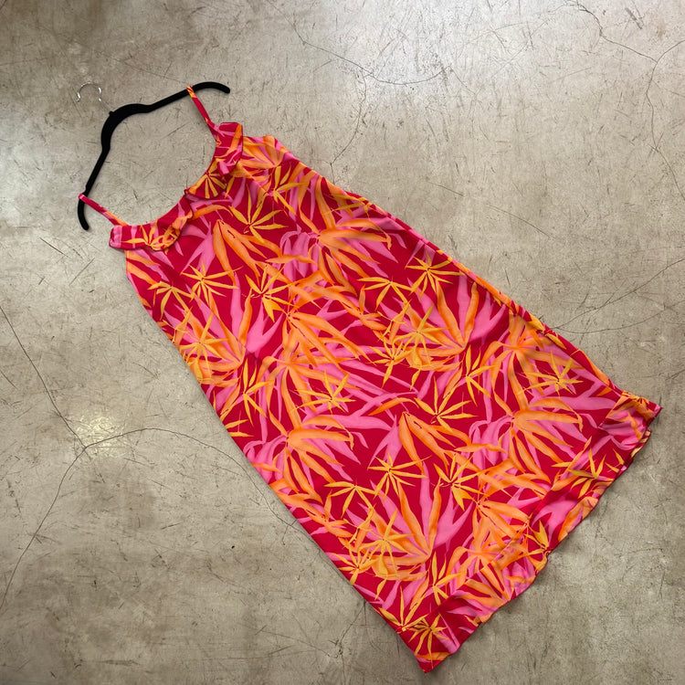 VESTIDO FUCSIA VOLANTES TROPICAL