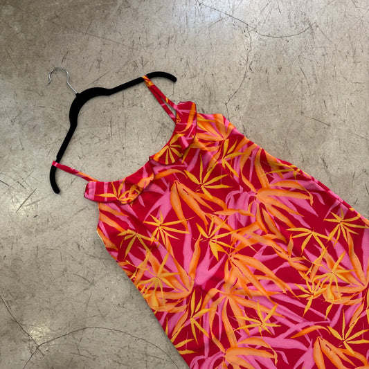 VESTIDO FUCSIA VOLANTES TROPICAL
