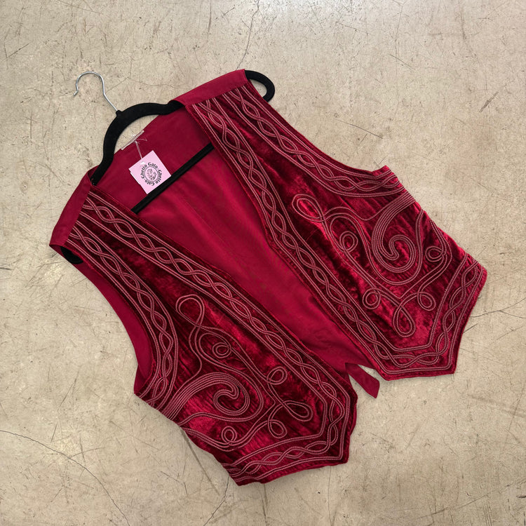 CHALECO BORDADO TERCIOPELO RED